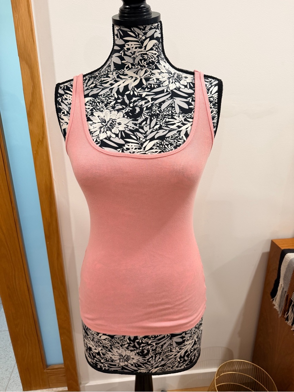 James Perse Ribbed Scoop Neck Tank - Picture 2 of 5